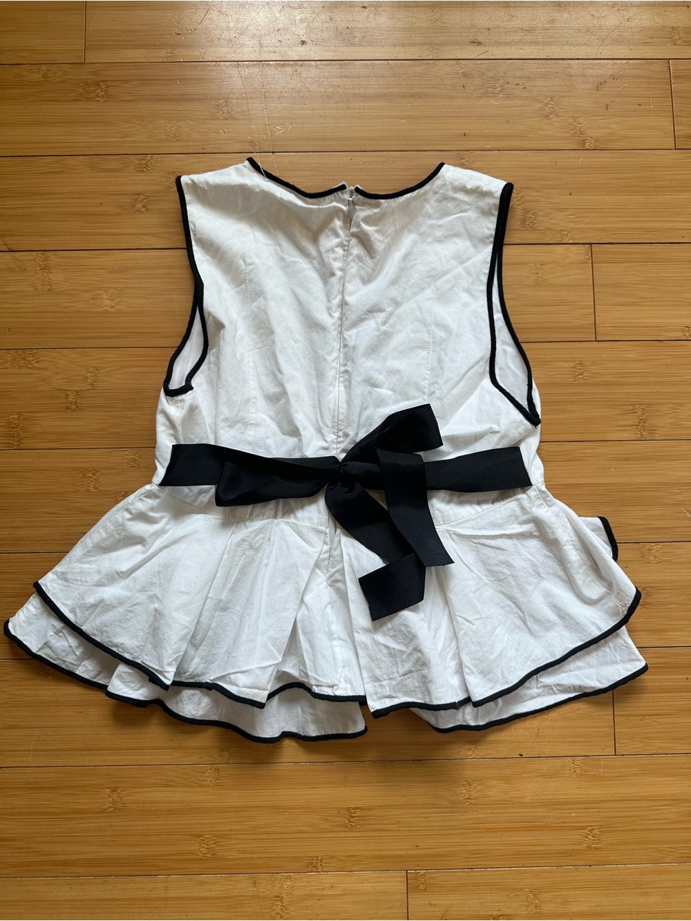 Zara White Sleeveless Peplum Top with Black Piping - Picture 2 of 4